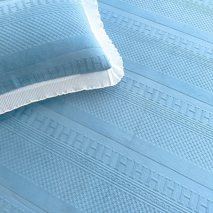 91家纺网 家纺一手货源 找家纺 冬然家纺 2024新款雕花绒榻榻米床盖H深海蓝