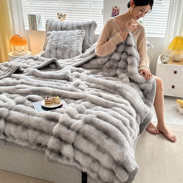 91家纺网 家纺一手货源 找家纺 芸锦豪 2024新款双面波斯绒罗马柱毛毯 炫彩灰