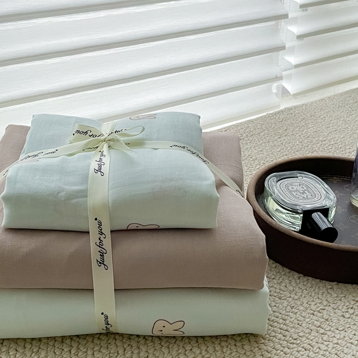 91家纺网 家纺一手货源 找家纺 一比一家纺 2025新款全棉母婴级抗菌有氧全棉双层纱亲肤全棉小清新印花三件套四件套 彼得兔