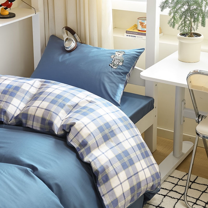 91家纺网 家纺一手货源 找家纺 优悦生活馆 2025新款全棉刺绣亲肤学生款套件-小熊 小熊-宾利蓝