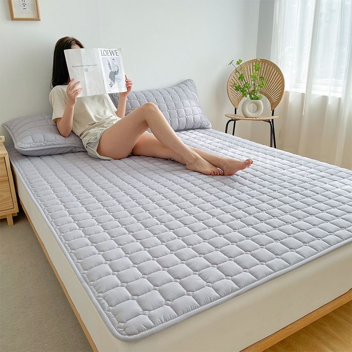 91家纺网 家纺一手货源 找家纺 丽诺 2024新款本色原棉大豆纤维夹棉床褥 灰色