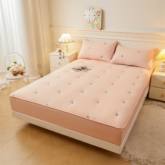 91家纺网 家纺一手货源 找家纺 2025新款A类水洗棉大豆刺绣床笠 向阳花-奶油粉