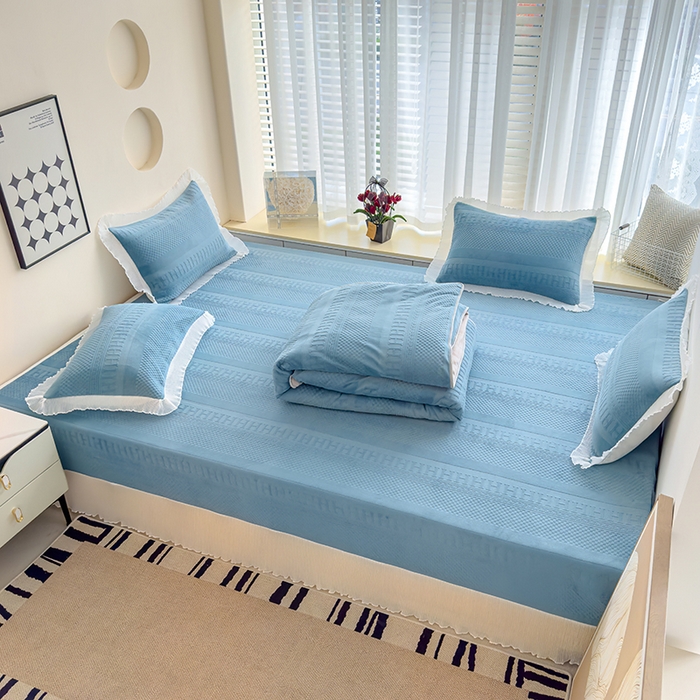 91家纺网 家纺一手货源 找家纺 冬然家纺 2024新款雕花绒榻榻米床盖H深海蓝