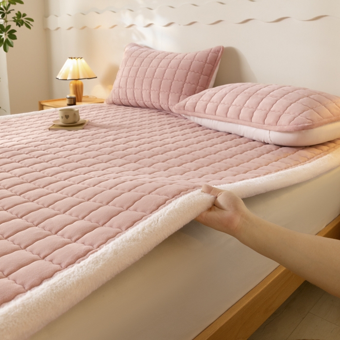 91家纺网 家纺一手货源 找家纺 （总）鑫钰 2024秋冬新款加厚牛奶绒床垫床褥床护垫