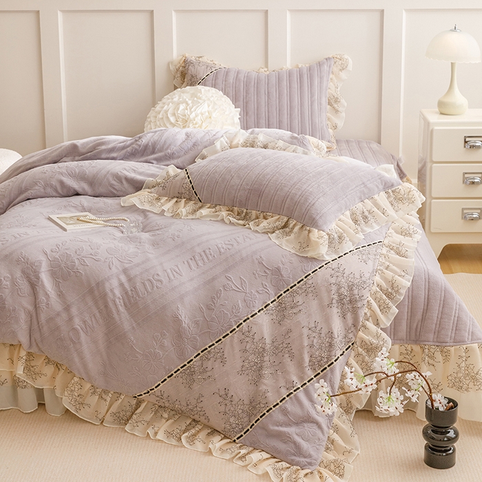 91家纺网 家纺一手货源 找家纺 胜权家纺 2024新款小香风牛奶绒夹棉床盖四件套-芭莎系列 芭莎-紫