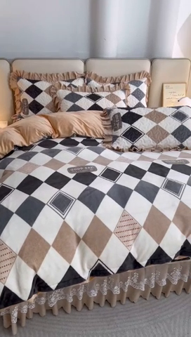 91家纺网 家纺一手货源 找家纺 艾裙海 2025新款高克重加厚保暖A类牛奶绒夹棉床盖系列四件套 格调生活