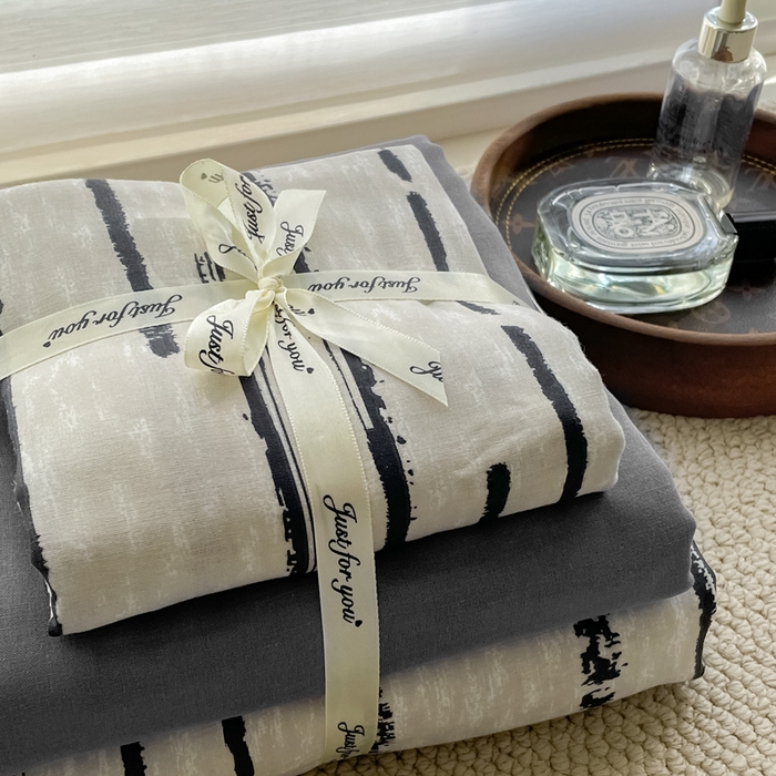 91家纺网 家纺一手货源 找家纺 一比一家纺 2025新款全棉母婴级抗菌有氧全棉双层纱亲肤全棉小清新印花三件套四件套 凯伦