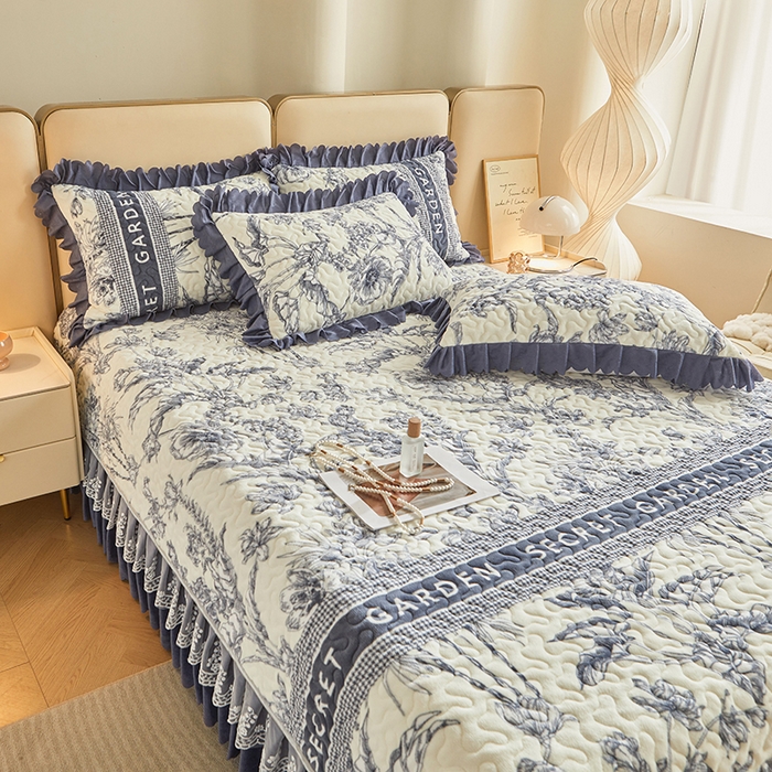 91家纺网 家纺一手货源 找家纺 艾裙海 2025新款高克重加厚保暖A类牛奶绒夹棉床盖系列四件套 花影如梦