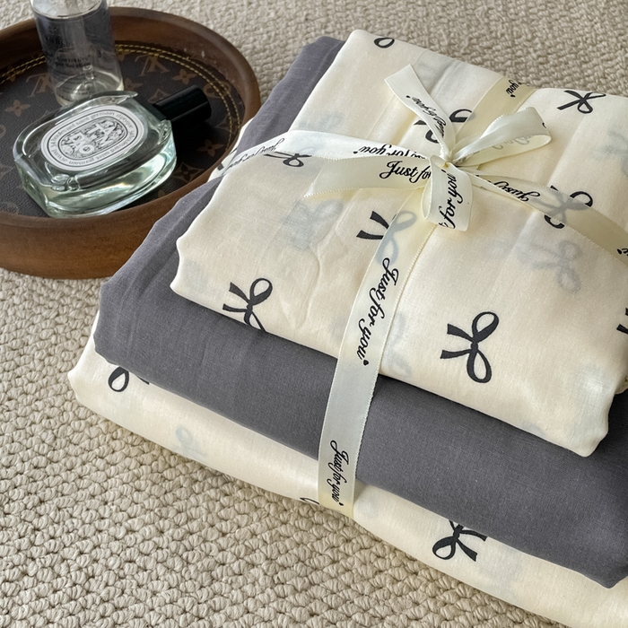 91家纺网 家纺一手货源 找家纺 一比一家纺 2024新款全棉母婴级抗菌有氧全棉双层纱亲肤全棉小清新印花三件套四件套 蝴蝶可颂-黑