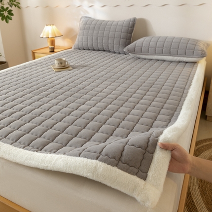 91家纺网 家纺一手货源 找家纺 （总）鑫钰 2024秋冬新款加厚牛奶绒床垫床褥床护垫