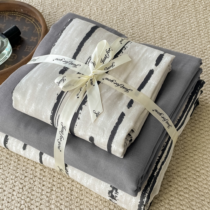 91家纺网 家纺一手货源 找家纺 一比一家纺 2025新款全棉母婴级抗菌有氧全棉双层纱亲肤全棉小清新印花三件套四件套 凯伦