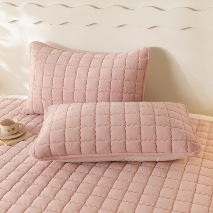 91家纺网 家纺一手货源 找家纺 鑫钰 2024秋冬新款加厚牛奶绒床垫床褥床护垫 暖格-绯粉