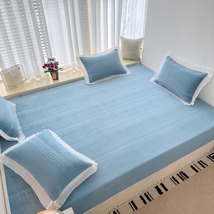 91家纺网 家纺一手货源 找家纺 冬然家纺 2024新款雕花绒榻榻米床盖H深海蓝