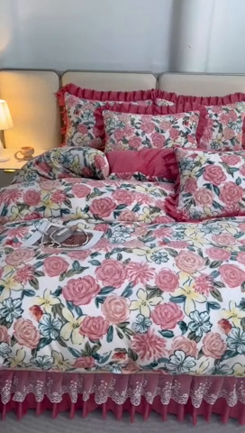 91家纺网 家纺一手货源 找家纺 艾裙海 2025新款高克重加厚保暖A类牛奶绒夹棉床盖系列四件套 花开物语