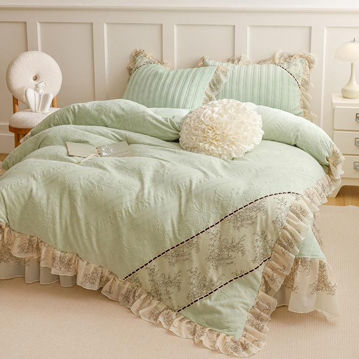 91家纺网 家纺一手货源 找家纺 胜权家纺 2024新款小香风牛奶绒夹棉床盖四件套-芭莎系列 芭莎-绿