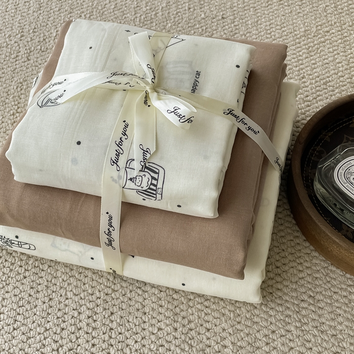 91家纺网 家纺一手货源 找家纺 一比一家纺 2024新款全棉母婴级抗菌有氧全棉双层纱亲肤全棉小清新印花三件套四件套 幻想猫-黑