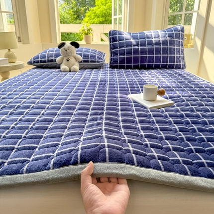 2024新款牛奶绒床垫保暖床褥子夹棉加厚印花床护垫大床图 蓝调