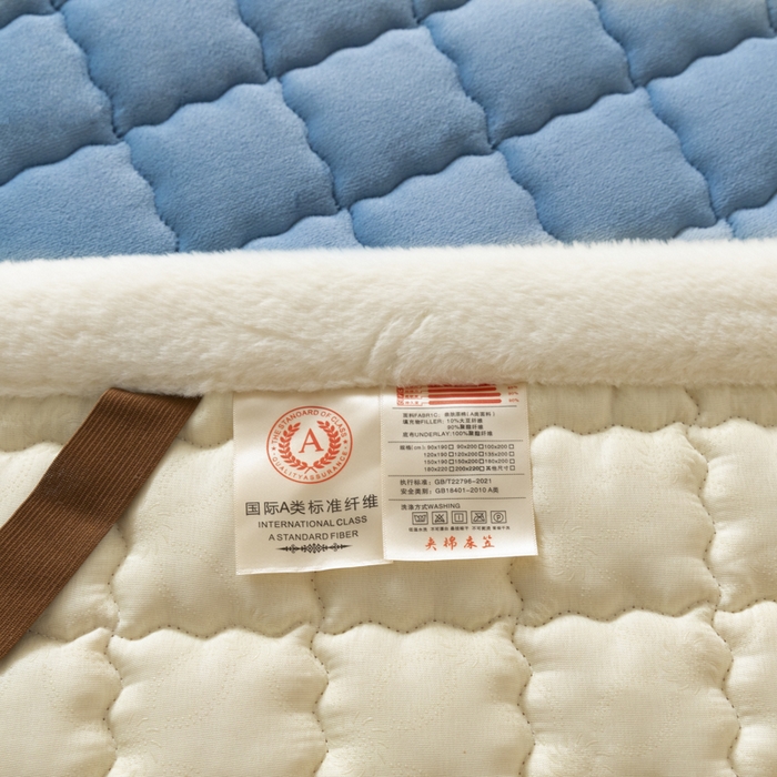 91家纺网 家纺一手货源 找家纺 鑫钰 2024秋冬新款加厚牛奶绒床垫床褥床护垫 暖格-湖蓝