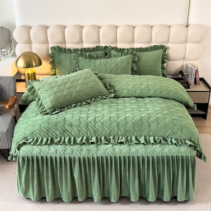 91家纺网 家纺一手货源 找家纺 屹成家纺 2024新款水晶绒夹棉绗缝千鸟格四件套 千鸟格-橄榄绿