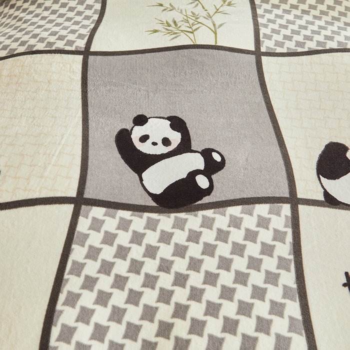 91家纺网 家纺一手货源 找家纺 艾裙海 2025新款高克重加厚保暖A类牛奶绒夹棉床盖系列四件套 熊猫皮皮