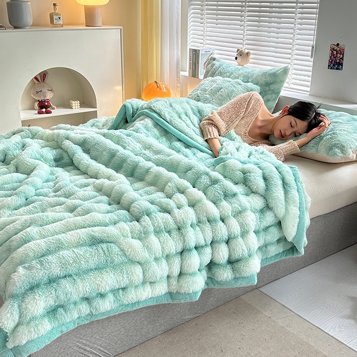 91家纺网 家纺一手货源 找家纺 芸锦豪 2024新款双面波斯绒罗马柱毛毯 炫彩绿