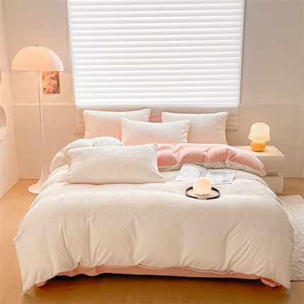 91家纺网 家纺一手货源 找家纺 （总）无界 无界 2024新款B类烂花牛奶绒四件套-繁花（风格2）