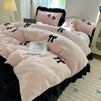 91家纺网 家纺一手货源 找家纺 （总）红嘴企鹅 2025新款魅力蝴蝶结牛奶绒四件套