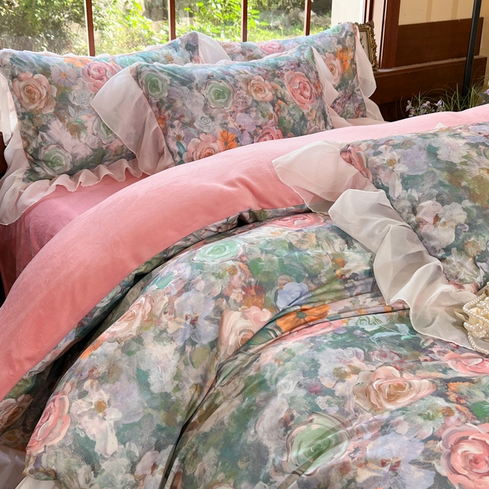 91家纺网 家纺一手货源 找家纺 易辰美 2024新款数码大版印花鹿锦棉牛奶绒花边四件套 四季花园