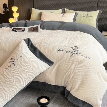 91家纺网 家纺一手货源 找家纺 （总）子曰 2025新款230g全消光轻奢牛奶绒立体雕花刺绣四件套-丽莎