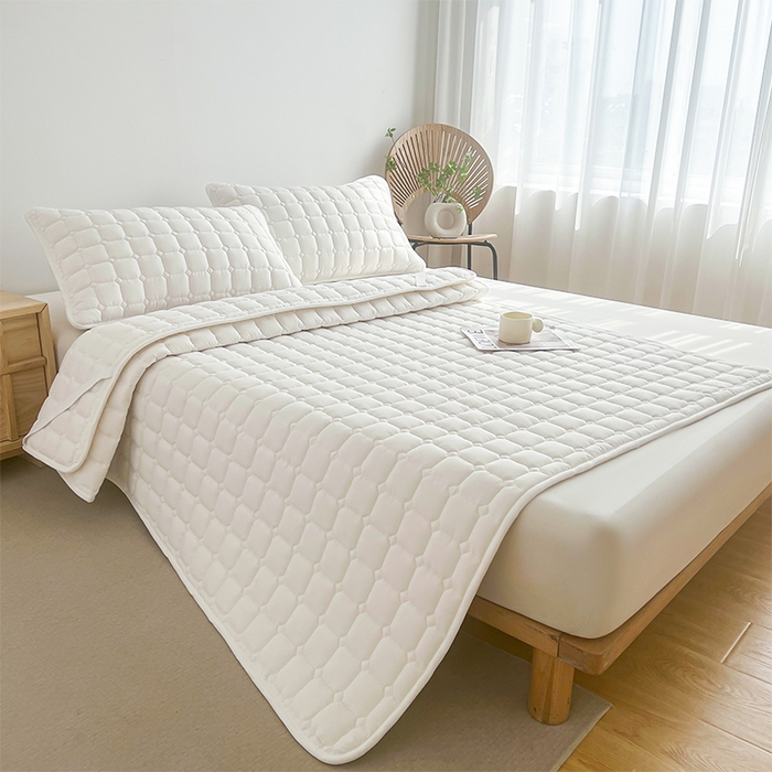 91家纺网 家纺一手货源 找家纺 丽诺 2024新款本色原棉大豆纤维夹棉床褥 白色