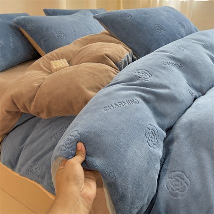 91家纺网 家纺一手货源 找家纺 （总）2025新款A类高克重牛奶绒华夫格山茶花四件套