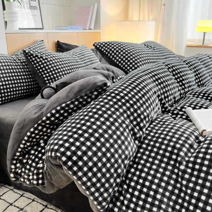 91家纺网 家纺一手货源 找家纺 （总）老K (原美阁） 2024新款高克重全消光牛奶绒四件套-格子条纹系列