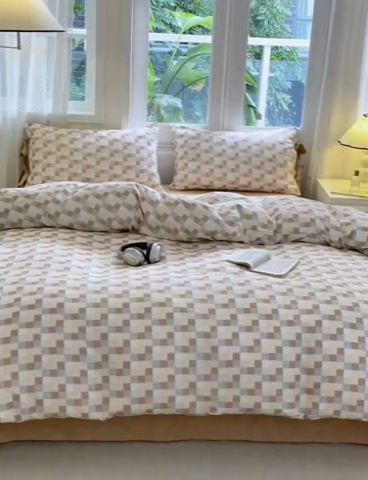 91家纺网 家纺一手货源 找家纺 2024秋冬新款系带格子双层纱四件套 格调  咖