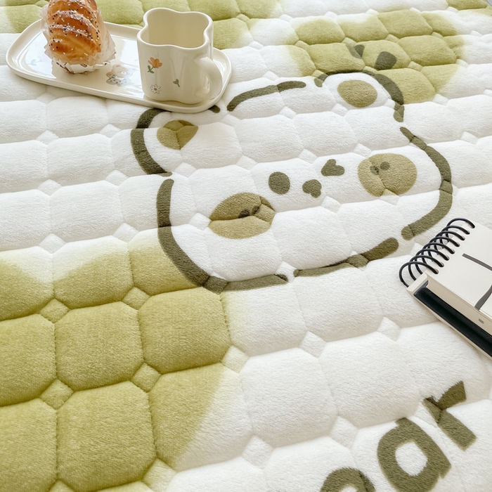 91家纺网 家纺一手货源 找家纺 2024新款牛奶绒床垫保暖床褥子夹棉加厚印花床护垫大床图 绿心熊