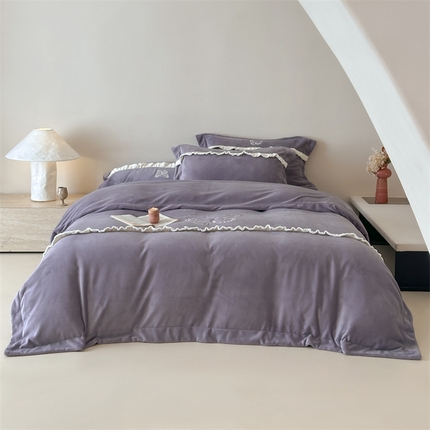 91家纺网 家纺一手货源 找家纺 （总）2024新款牛奶绒刺绣花边四件套-蝶音