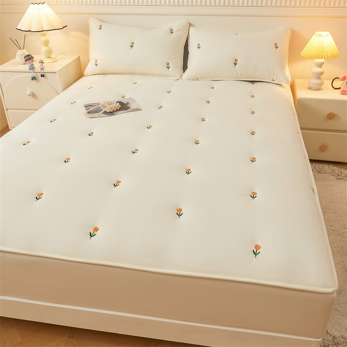 91家纺网 家纺一手货源 找家纺 2025新款A类水洗棉大豆刺绣床笠 小花-简约白