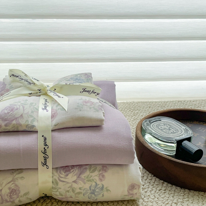 91家纺网 家纺一手货源 找家纺 一比一家纺 2025新款全棉母婴级抗菌有氧全棉双层纱亲肤全棉小清新印花三件套四件套 婆娑