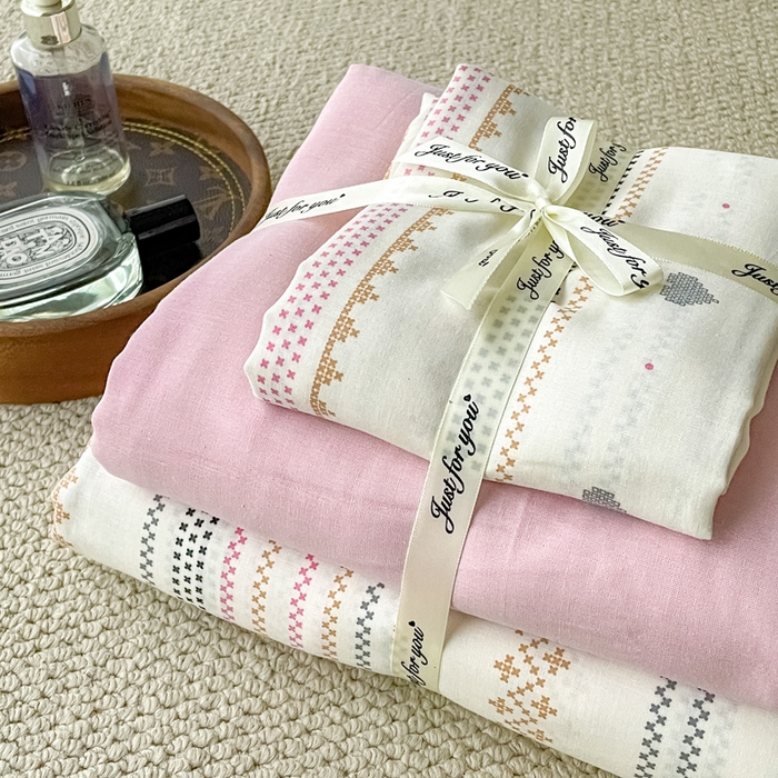 91家纺网 家纺一手货源 找家纺 一比一家纺 2025新款全棉母婴级抗菌有氧全棉双层纱亲肤全棉小清新印花三件套四件套 再别康桥