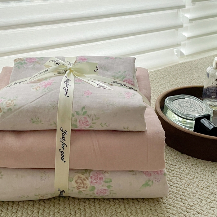 91家纺网 家纺一手货源 找家纺 一比一家纺 2025新款全棉母婴级抗菌有氧全棉双层纱亲肤全棉小清新印花三件套四件套 半岛红茶