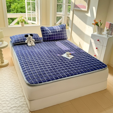 91家纺网 家纺一手货源 找家纺 2024新款牛奶绒床垫保暖床褥子夹棉加厚印花床护垫大床图 蓝调