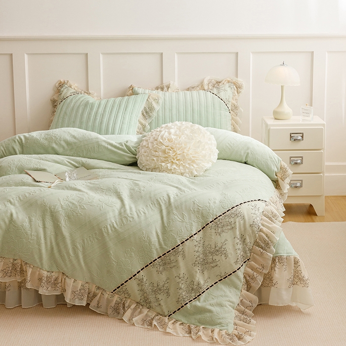 91家纺网 家纺一手货源 找家纺 胜权家纺 2024新款小香风牛奶绒夹棉床盖四件套-芭莎系列 芭莎-绿