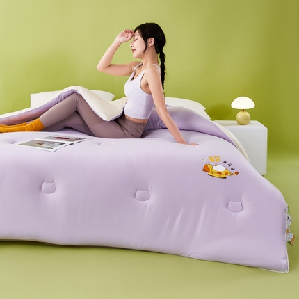 91家纺网 家纺一手货源 找家纺 （总）华美被业 2025新款针织棉牛奶丝猫肚皮糯糯被