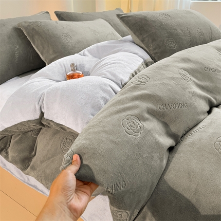 91家纺网 家纺一手货源 找家纺 （总）2025新款A类高克重牛奶绒华夫格山茶花四件套