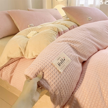 91家纺网 家纺一手货源 找家纺 （总）2025新款A类高克重牛奶绒华夫格山茶花四件套