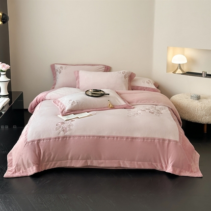 2024新款高克重牛奶绒绣花四件套-叶起华裳 暖蔷薇