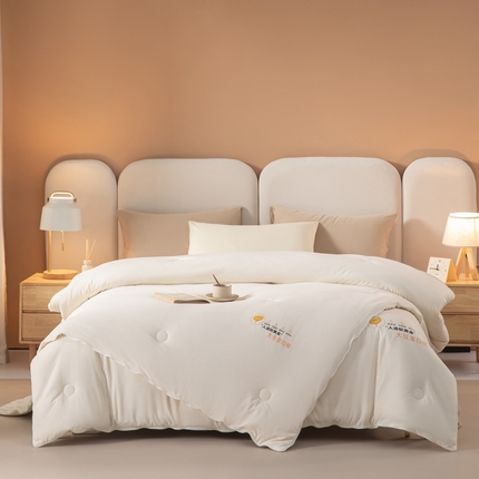 91家纺网 家纺一手货源 找家纺 圣尔雅家纺 2025新款A类超柔小提花大豆被子母被芯冬被春秋被四季被子 奶油白