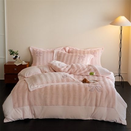 91家纺网 家纺一手货源 找家纺 （总）2024新款A版B版高克重牛奶绒四件套-艾蒂丝