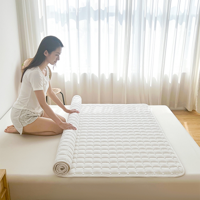 91家纺网 家纺一手货源 找家纺 丽诺 2024新款本色原棉大豆纤维夹棉床褥 白色