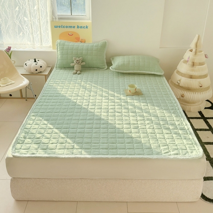 91家纺网 家纺一手货源 找家纺 安琪家纺 2025新款A类牛奶绒夹棉床褥垫 苹果绿