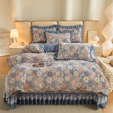 91家纺网 家纺一手货源 找家纺 艾裙海 2025新款高克重加厚保暖A类牛奶绒夹棉床盖系列四件套 美丽花园